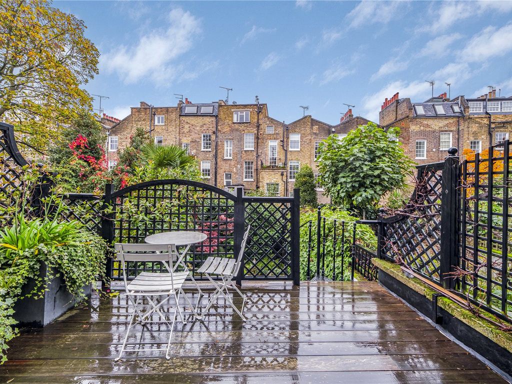 2 bed terraced house for sale in Cloudesley Road, Barnsbury N1, £1,900,000