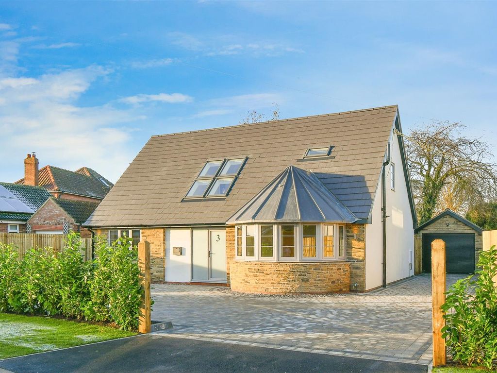 5 bed detached house for sale in Temple Garth, Copmanthorpe, York YO23, £875,000