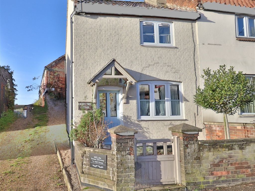2 bed cottage for sale in The Street, Long Stratton, Norwich NR15, £165,000