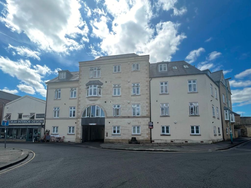 1 bed flat for sale in West Way, Cirencester GL7, £106,170