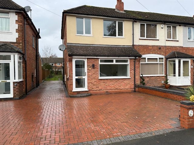 3 bed semi-detached house to rent in Clinton Road, Solihull B90, £1,395 pcm
