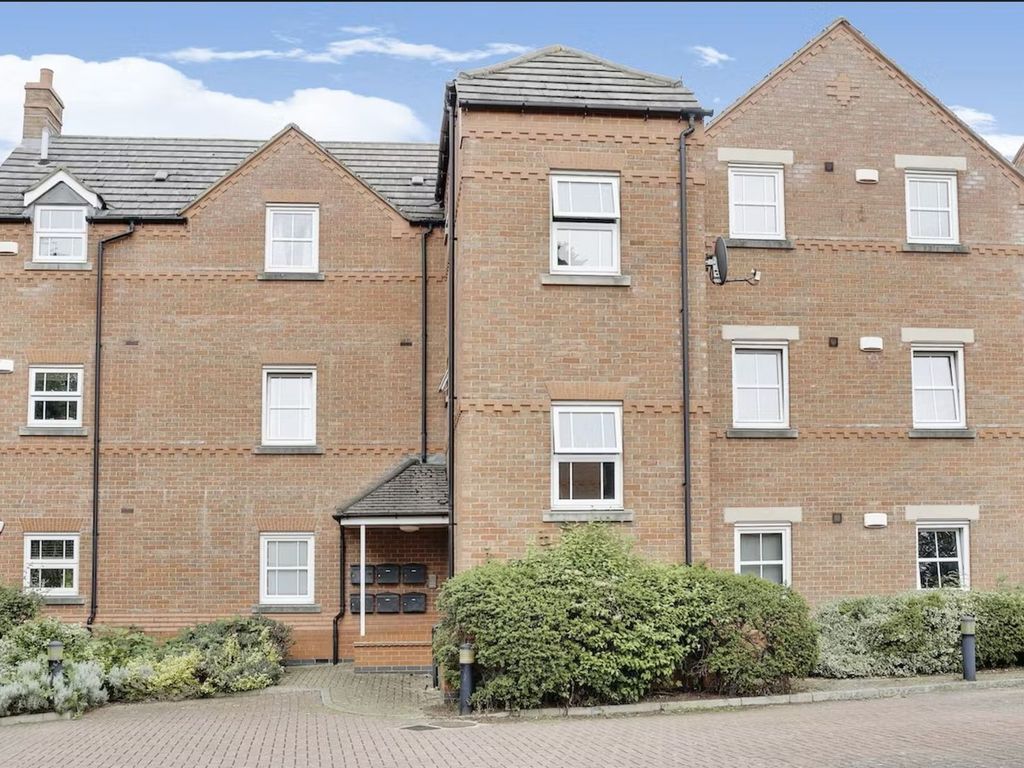 2 bed flat to rent in Munnmoore Close, Derby DE74, £900 pcm