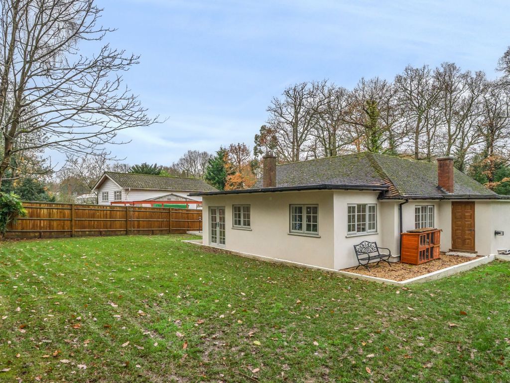 3 bed bungalow for sale in The Ride, Loxwood RH14, £750,000