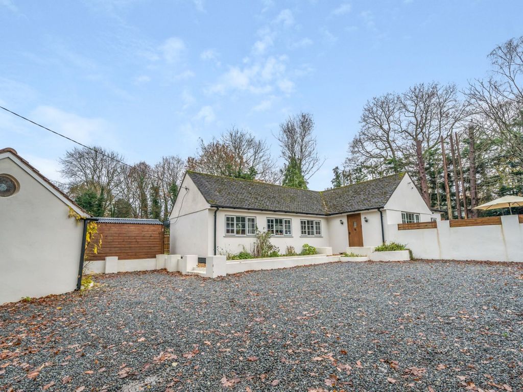 3 bed bungalow for sale in The Ride, Loxwood RH14, £750,000
