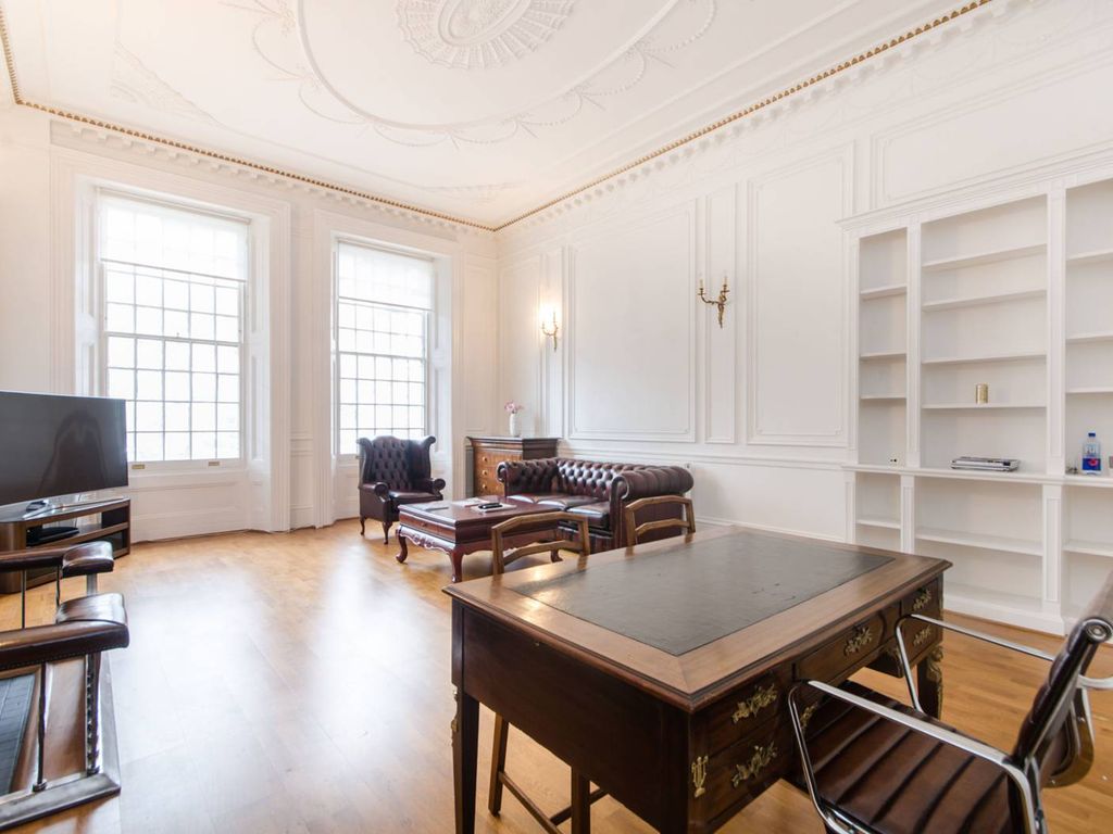 2 bed flat for sale in Queens Gate, South Kensington, London SW7, £1,500,000