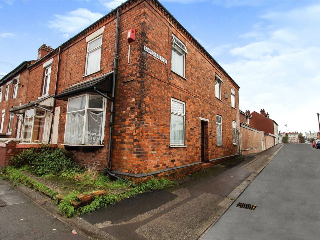 2 bed end terrace house for sale in Newcastle Street, Crewe, Cheshire CW1, £72,500