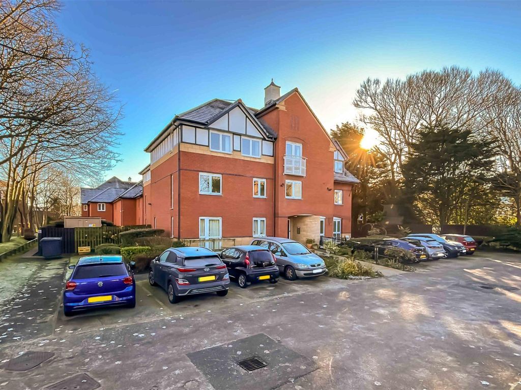 1 bed flat for sale in Weldale, Chase Close, Birkdale PR8, £75,000