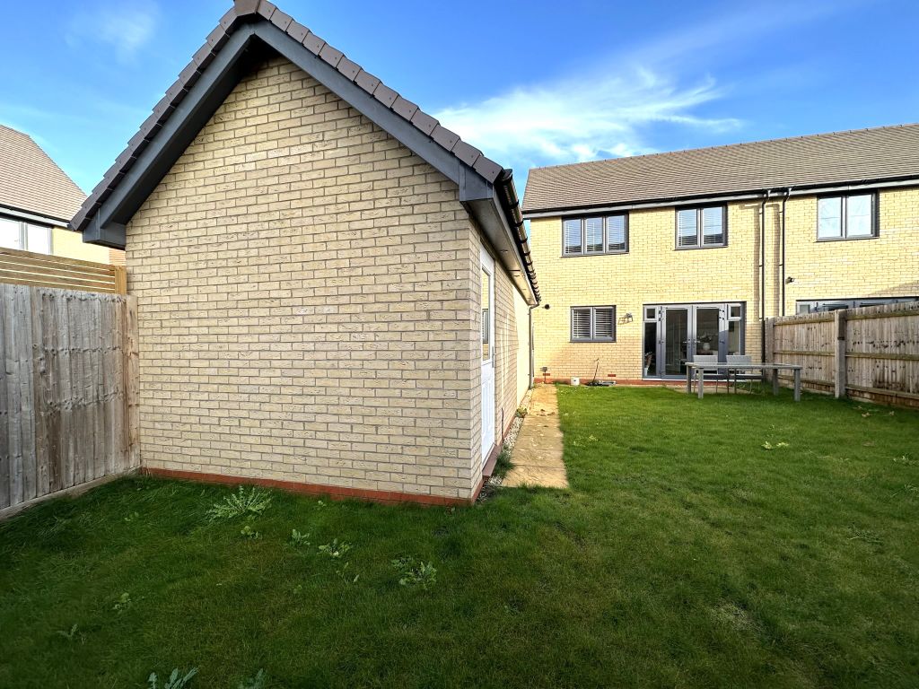 3 bed semi-detached house for sale in Chew Meadow, Biggleswade SG18, £400,000