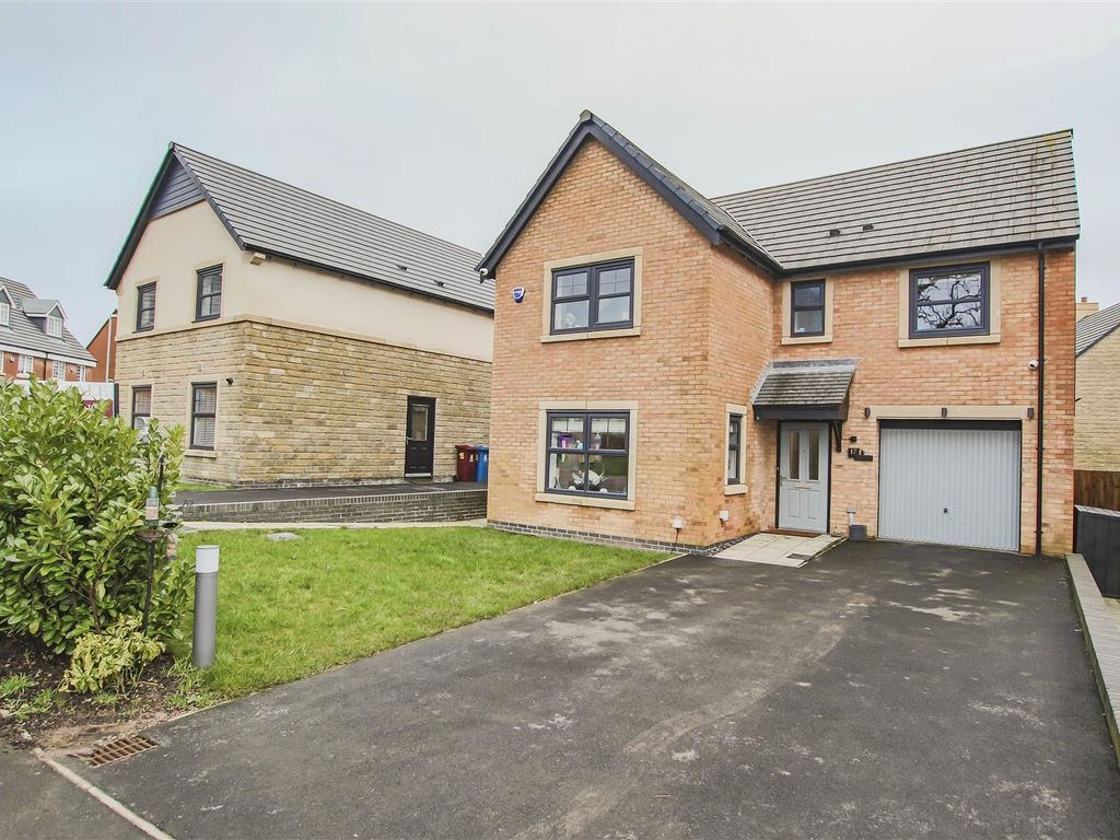 4 bed detached house for sale in Audley Clough, Clitheroe BB7, £400,000