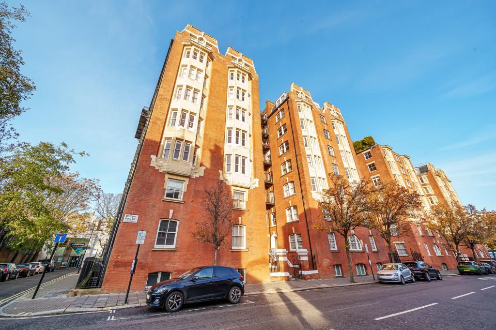 2 bed flat for sale in Windsor Court, Moscow Road, Bayswater W2, £1,700,000