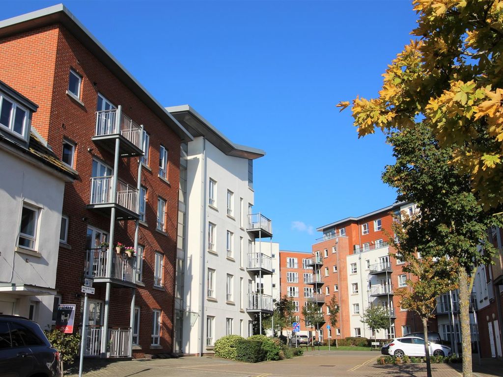 2 bed flat for sale in Durrell Way, Poole BH15, £225,000
