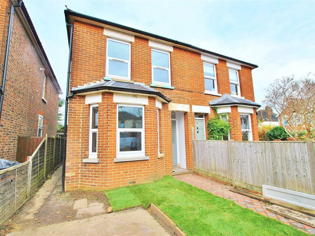 4 bed semi-detached house to rent in Caxton Gardens, Guildford, Surrey GU2, £2,600 pcm