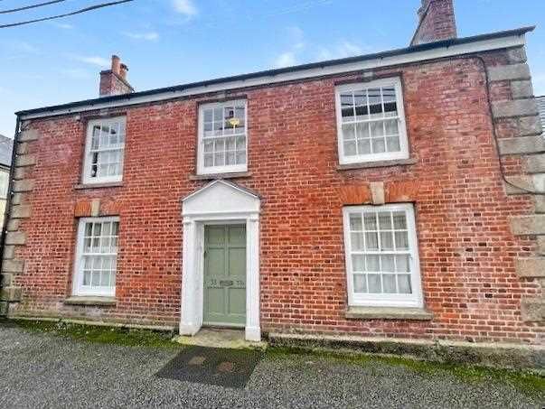 1 bed flat for sale in Bohill, Penryn TR10, £185,000