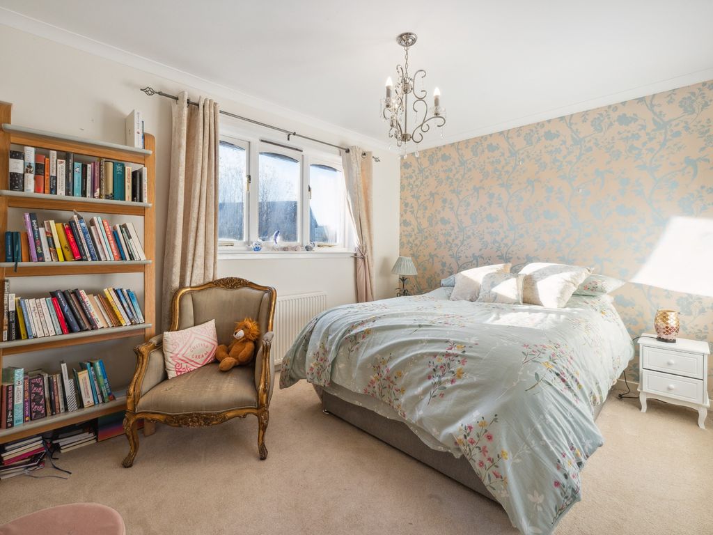 5 bed detached house for sale in Peterswell Brae, Bannockburn, Stirling FK7, £395,000