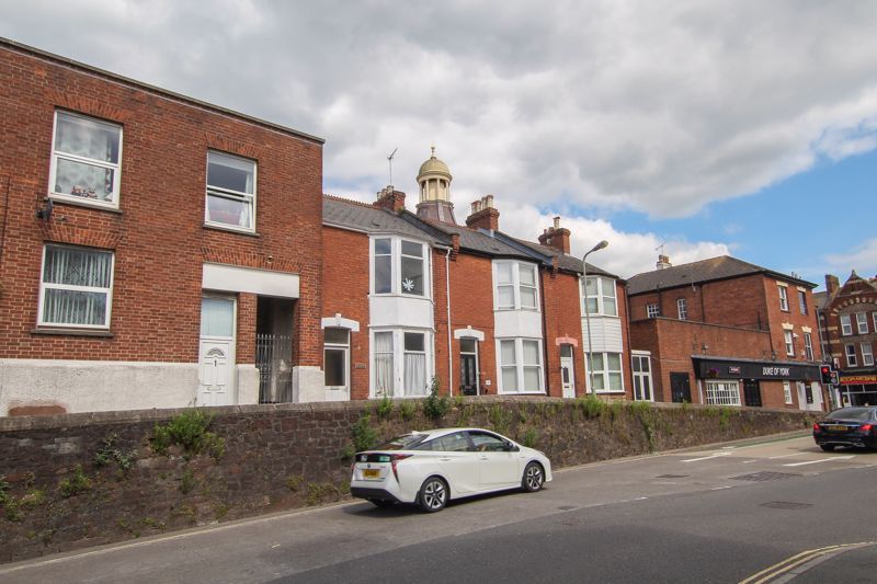 4 bed terraced house to rent in York Road, Exeter EX4, £3,033 pcm