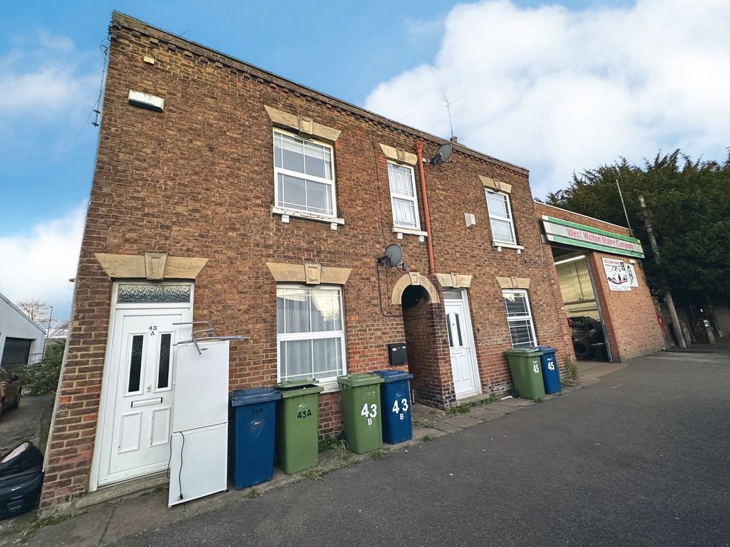 1 bed flat for sale in Elm Road, Wisbech PE13, £150,000