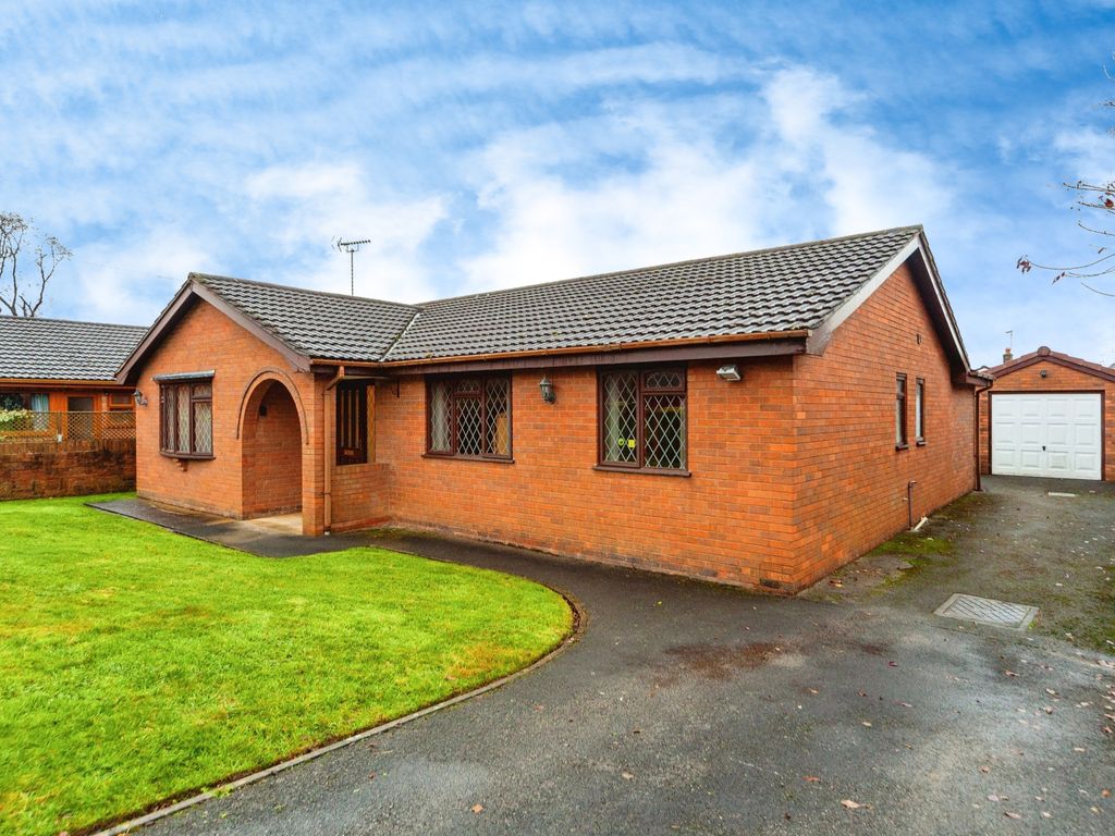 3 bed detached bungalow for sale in Muirfield Road, Buckley CH7, £300,000
