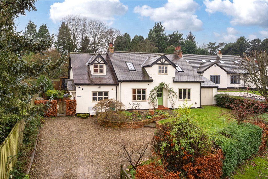 4 bed detached house for sale in Greethills, Knaresborough Road, Bishop Monkton, Harrogate HG3, £735,000