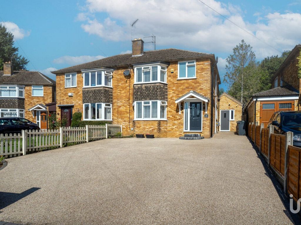 4 bed semi-detached house for sale in Dovehouse Close, Ely CB7, £625,000