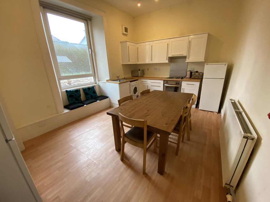 5 bed flat to rent in Smith