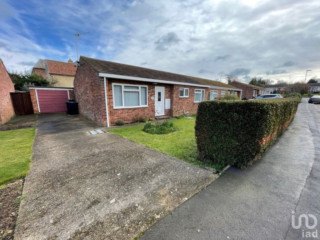 2 bed semi-detached bungalow for sale in Priors Court Sutton, Ely CB6, £235,000
