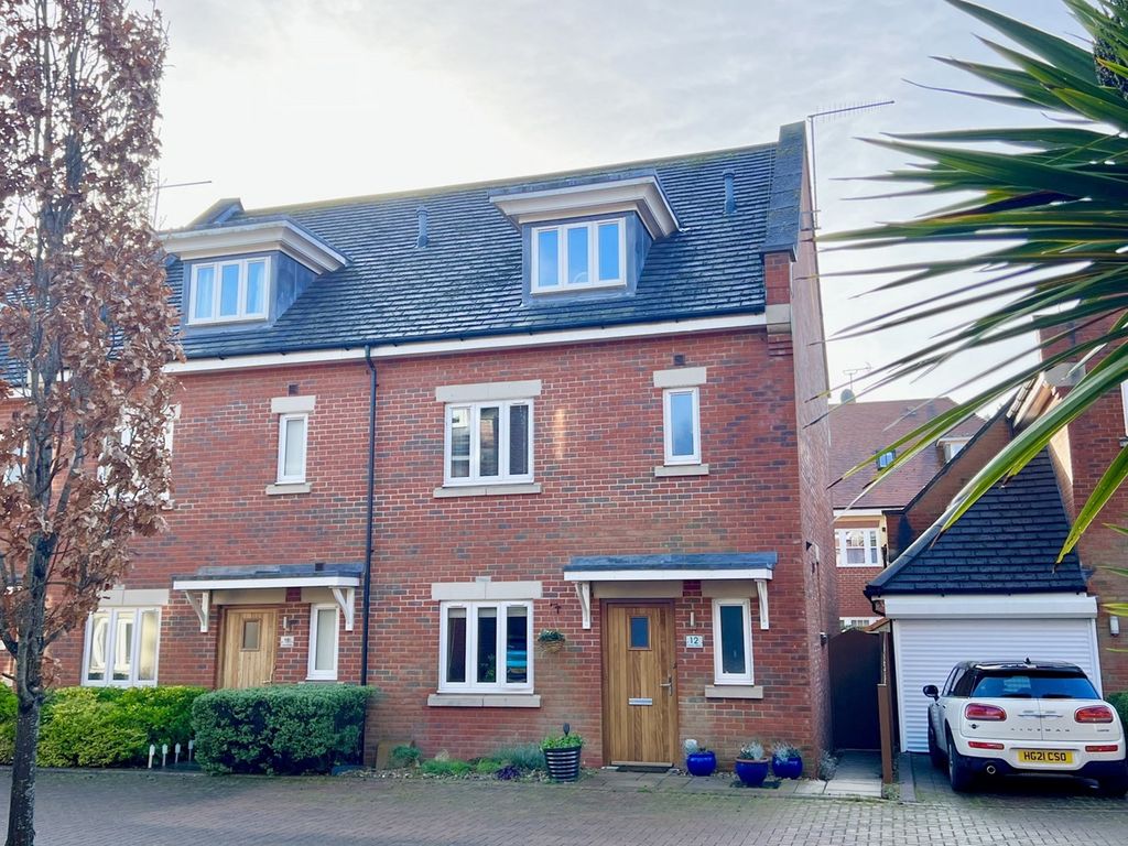4 bed town house for sale in Forest Road, Branksome Park, Poole BH13, £725,000