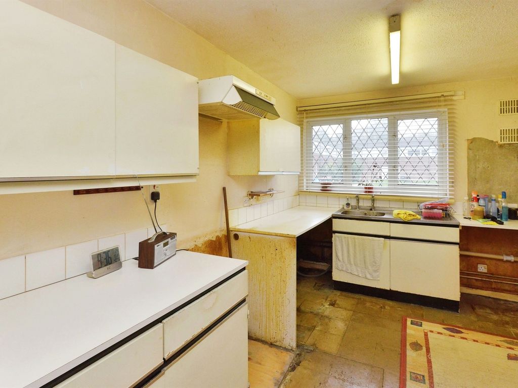 3 bed end terrace house for sale in Bounds Croft, Greenleys, Milton Keynes MK12, £120,000