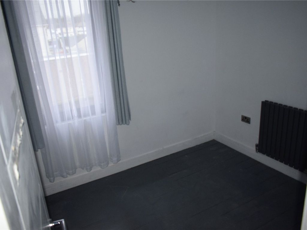 2 bed flat for sale in Suffolk Place, Porthcawl CF36, £160,000