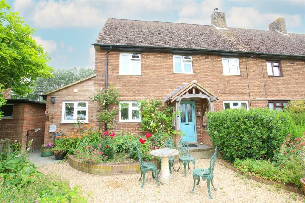 4 bed semi-detached house for sale in Cottered Road, Throcking, Buntingford SG9, £560,000