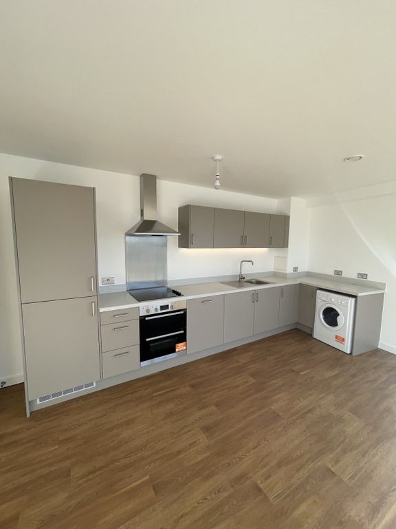 2 bed flat to rent in Abbey Road, Barking IG11, £1,603 pcm