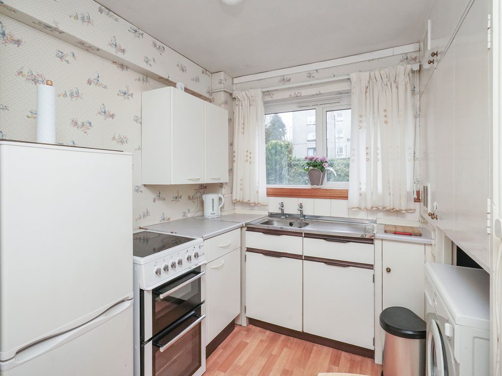 1 bed flat for sale in 2/2 Lady Nairne Crescent, Duddingston, Edinburgh EH8, £140,000