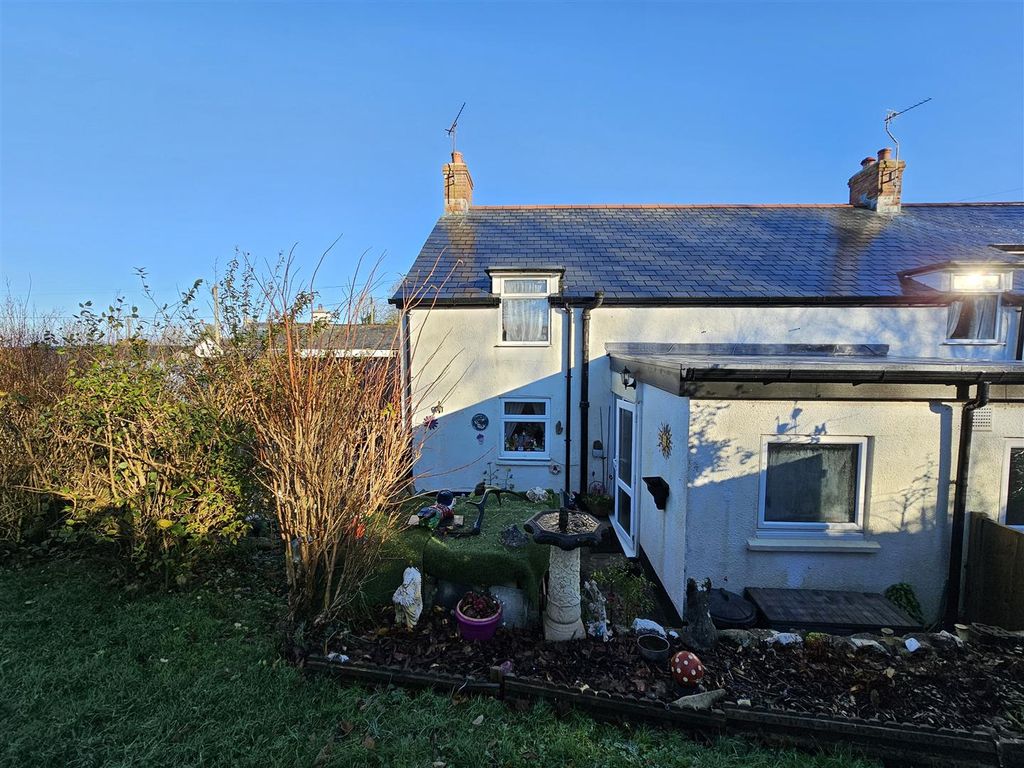 2 bed cottage for sale in Five Lanes, Launceston PL15, £245,000