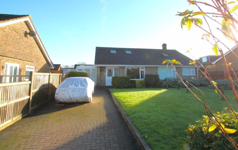 3 bed bungalow for sale in Fernfield, Hawkinge, Folkestone CT18, £320,000