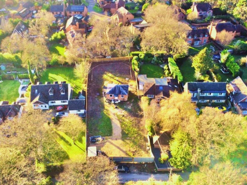 Land for sale in Nash Grove Lane, Wokingham RG40, £695,000