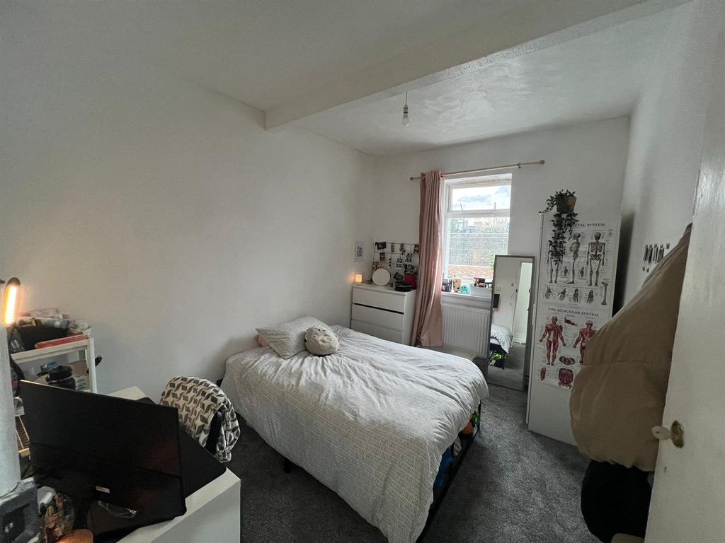 Room to rent in Cardiff Road, Treforest, Pontypridd CF37, £400 pcm