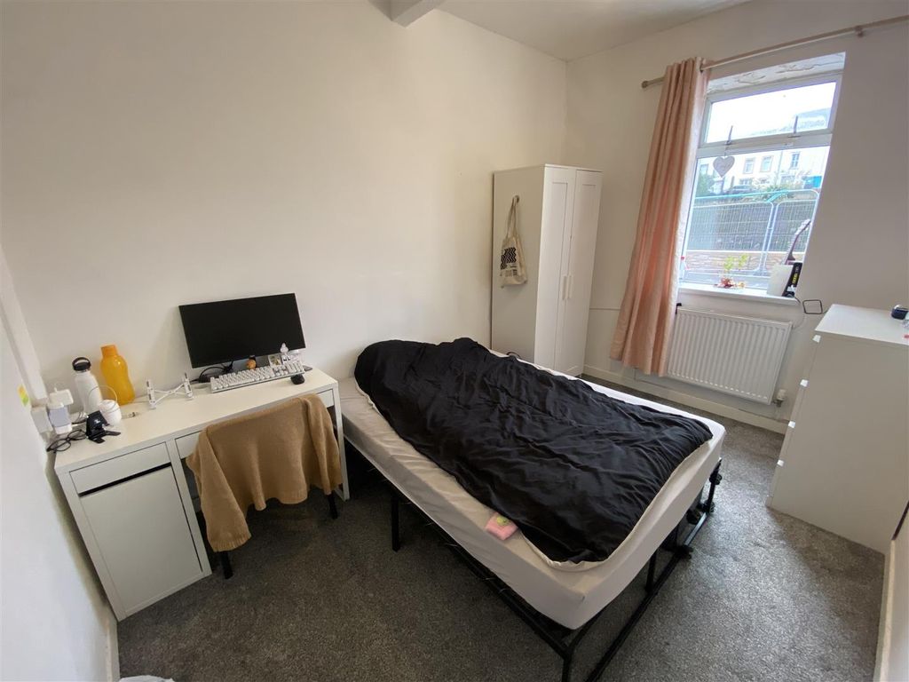 Room to rent in Cardiff Road, Treforest, Pontypridd CF37, £400 pcm