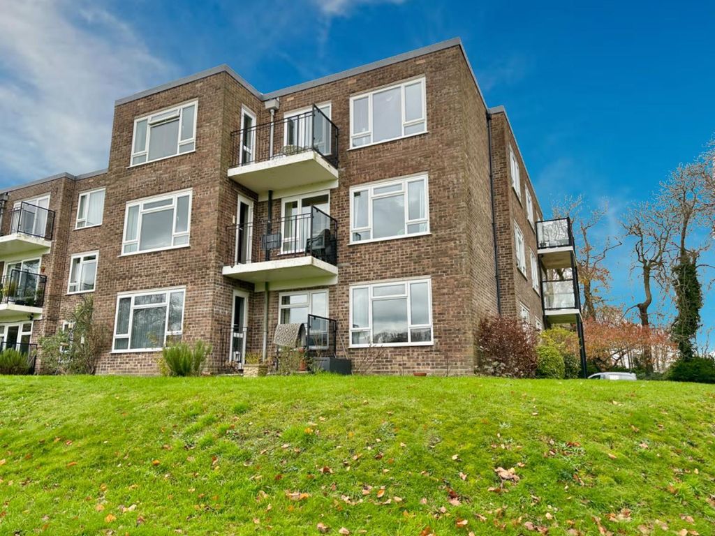 3 bed flat for sale in Nottington, Weymouth DT3, £250,000