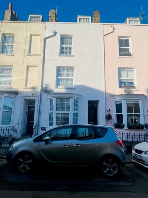 2 bed property to rent in Townley Street, Ramsgate CT11, £975 pcm