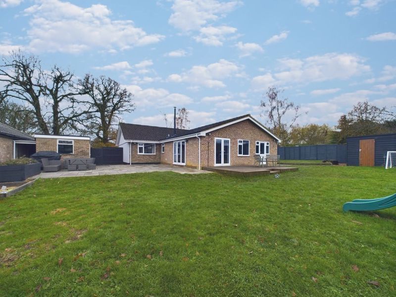 4 bed detached bungalow for sale in Barn Field, Chevington, Bury St. Edmunds IP29, £575,000