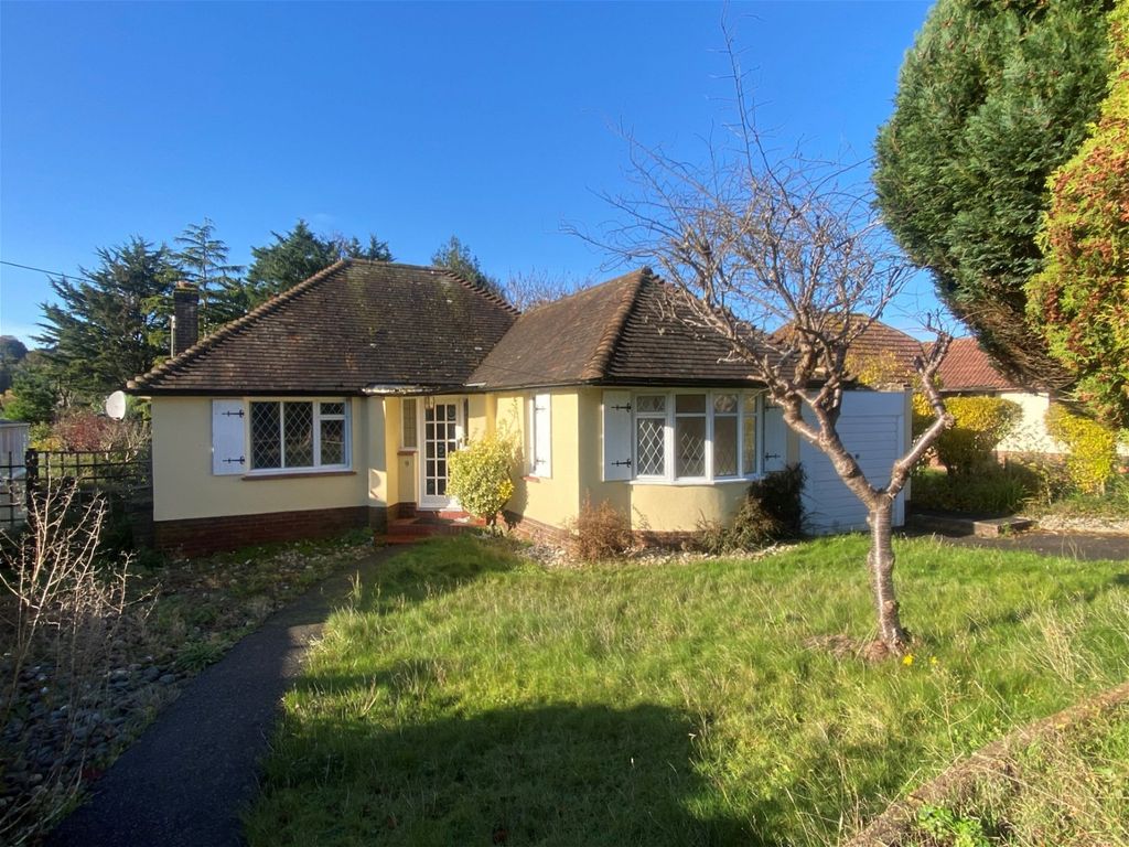 3 bed bungalow for sale in Cissbury Gardens, Findon Valley, Worthing BN14, £495,000