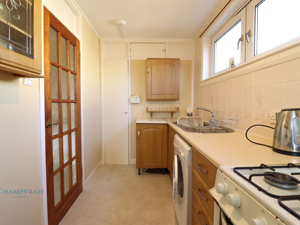 2 bed flat for sale in Newbigging, Musselburgh EH21, £130,000