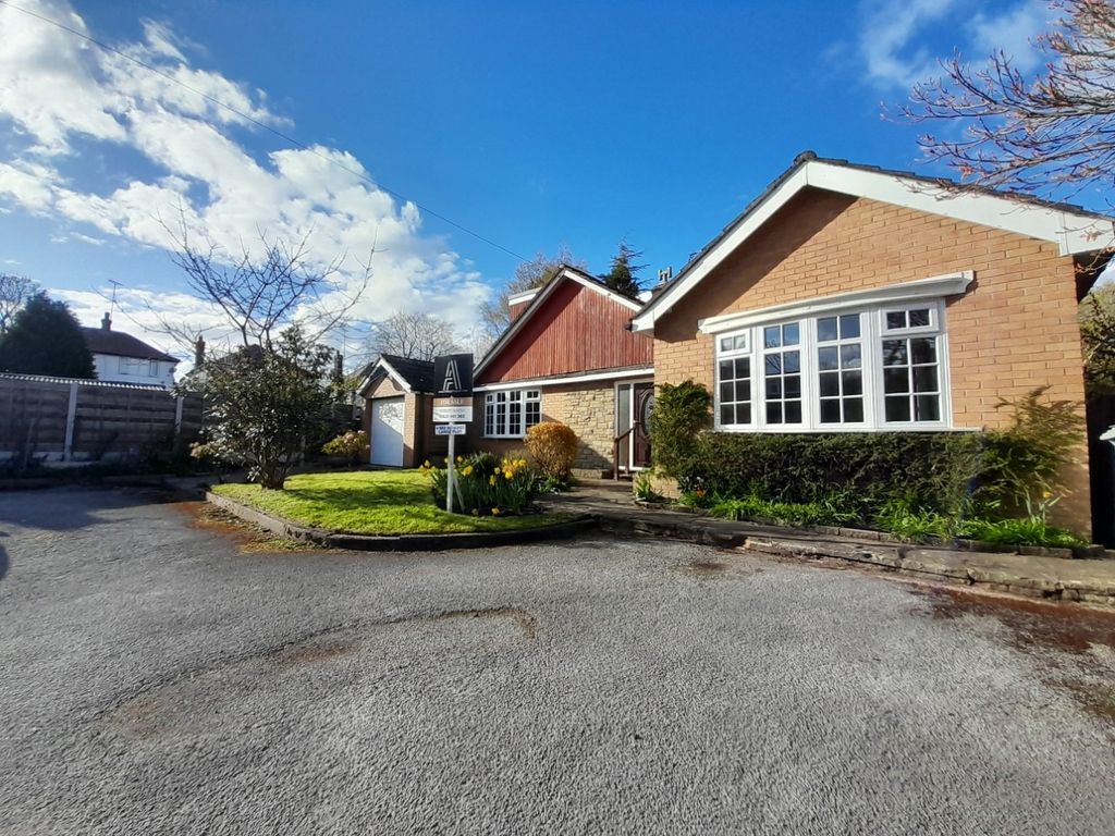 5 bed bungalow for sale in Orchard Close, Macclesfield SK11, £360,000