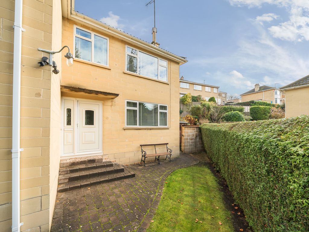 3 bed detached house for sale in Gainsborough Gardens, Bath, Somerset BA1, £575,000