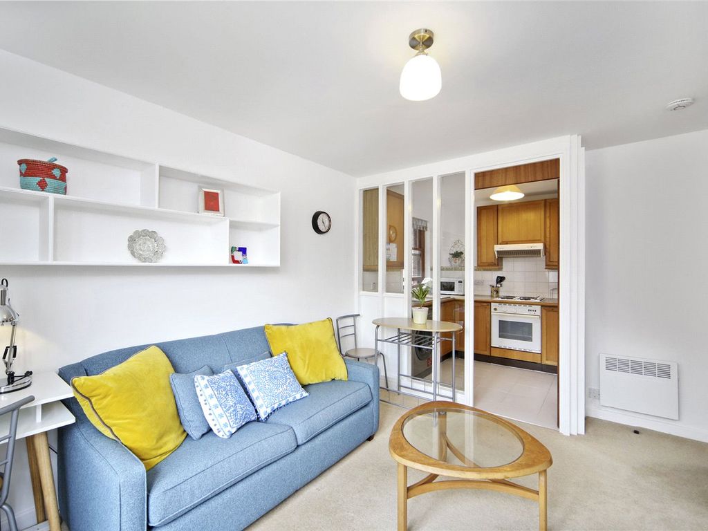 1 bed flat to rent in Mayfield Road, London W12, £1,550 pcm