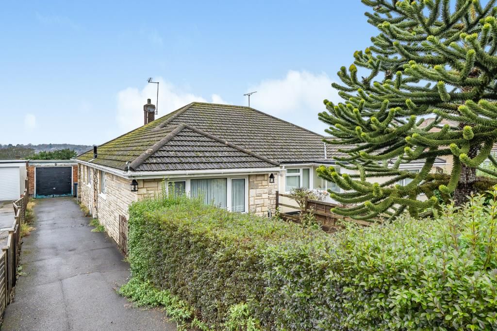 3 bed bungalow for sale in Chesham, Buckinghamshire HP5, £460,000