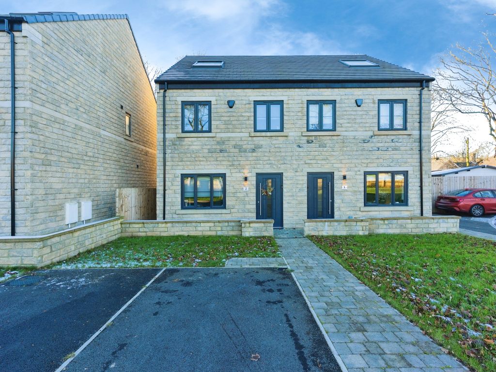 4 bed semi-detached house for sale in Park View, Glossop SK13, £340,000