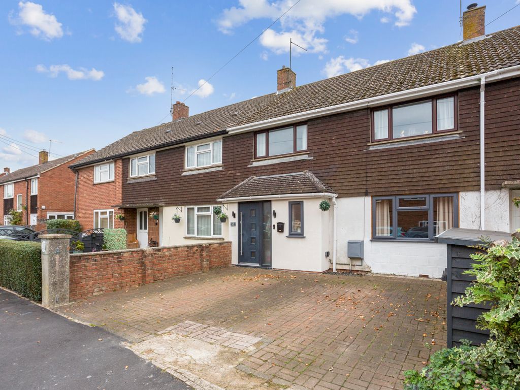 3 bed terraced house for sale in Park Way, Hungerford RG17, £365,000