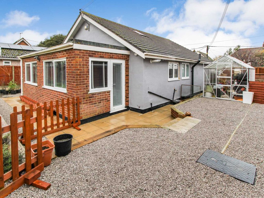 2 bed detached bungalow for sale in Steeple Road, Latchingdon CM3, £375,000