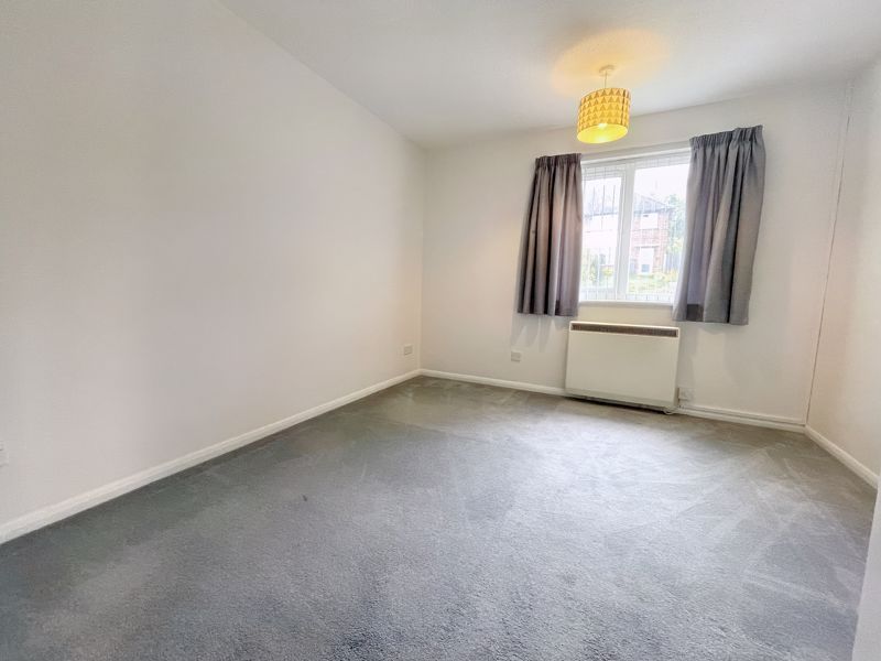 1 bed flat to rent in Herbert Road, High Wycombe HP13, £975 pcm