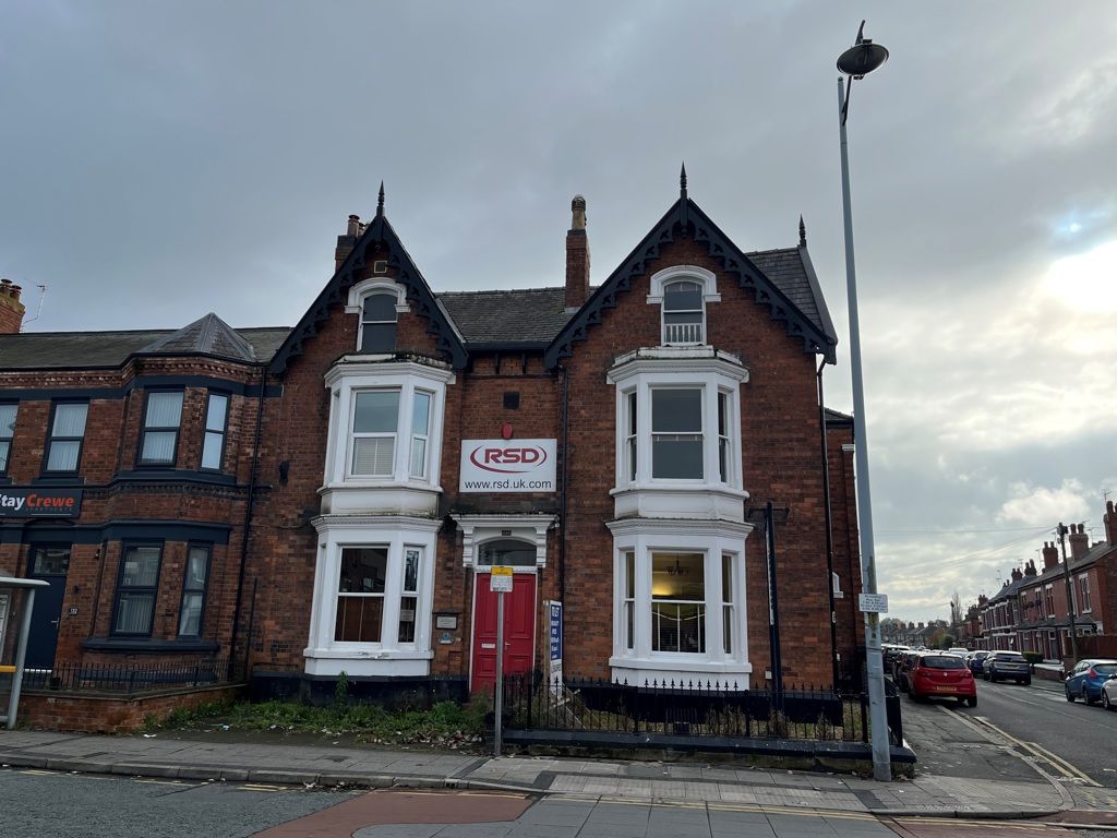 Office to let in 136 Nantwich Road, Crewe, Cheshire CW2, Non quoting